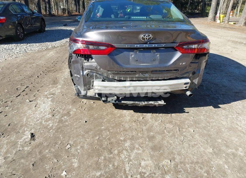 Photo 6 of 2022 Toyota Camry LE (VIN 4T1C11AK9NU647346)