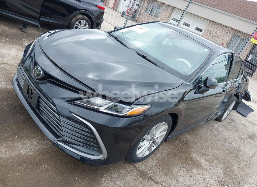 Photo 2 of 2022 Toyota Camry LE (VIN 4T1C11AK9NU650716)