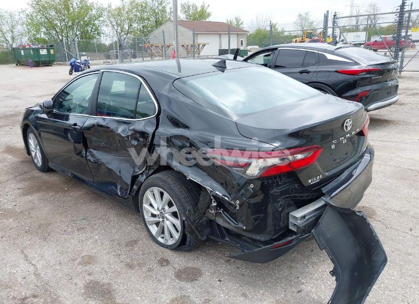 Photo 3 of 2022 Toyota Camry LE (VIN 4T1C11AK9NU650716)