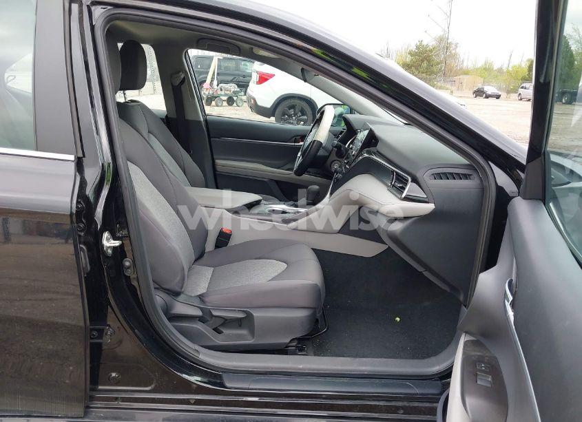 Photo 5 of 2022 Toyota Camry LE (VIN 4T1C11AK9NU650716)