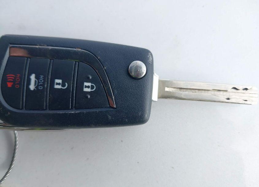 Photo 11 of 2022 Toyota Camry LE (VIN 4T1C11AK9NU672683)