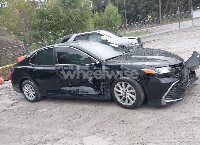 Photo 14 of 2022 Toyota Camry LE (VIN 4T1C11AK9NU683750)