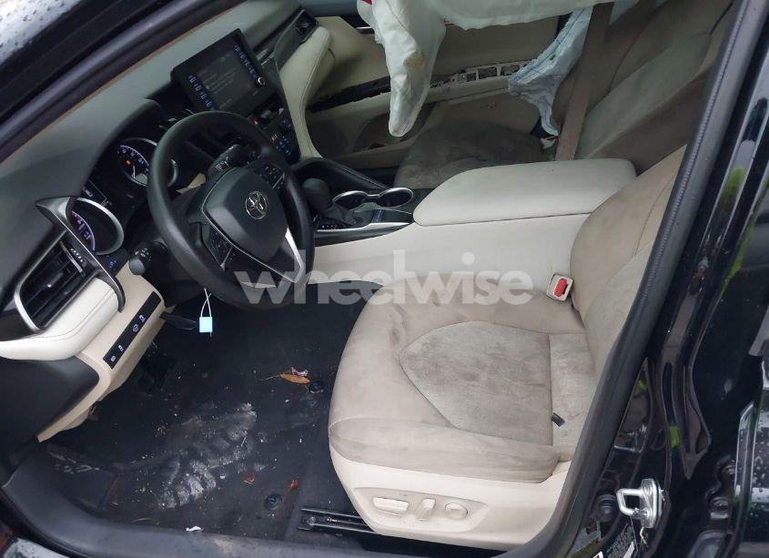 Photo 5 of 2022 Toyota Camry LE (VIN 4T1C11AK9NU683750)