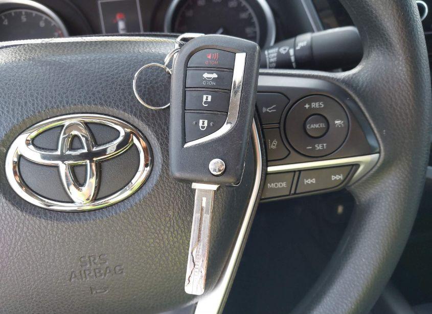 Photo 11 of 2022 Toyota Camry LE (VIN 4T1C11AK9NU691962)