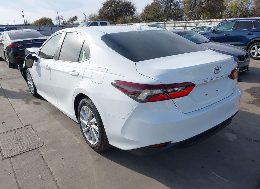 Photo 3 of 2022 Toyota Camry LE (VIN 4T1C11AK9NU691962)