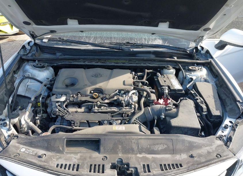 Photo 10 of 2022 Toyota Camry LE (VIN 4T1C11AK9NU697714)