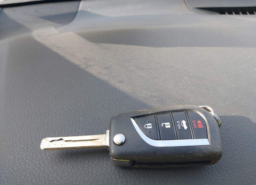 Photo 11 of 2022 Toyota Camry LE (VIN 4T1C11AK9NU697714)