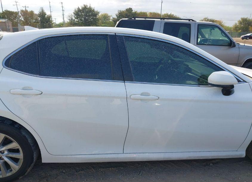 Photo 13 of 2022 Toyota Camry LE (VIN 4T1C11AK9NU697714)