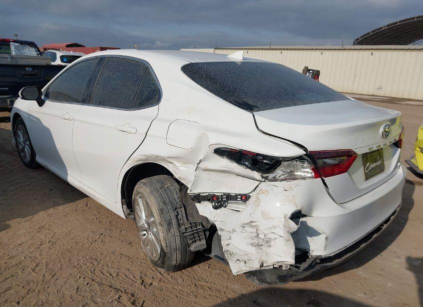Photo 3 of 2022 Toyota Camry LE (VIN 4T1C11AK9NU697714)