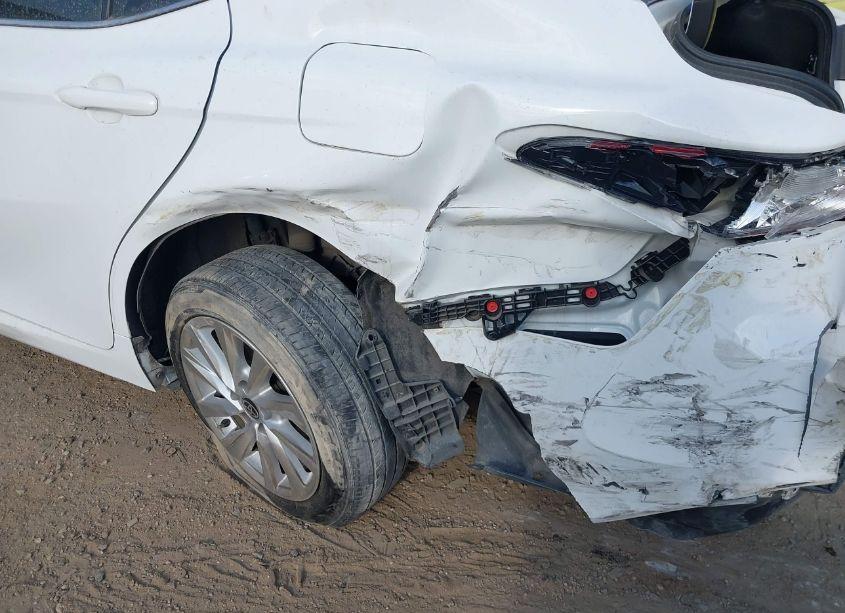 Photo 6 of 2022 Toyota Camry LE (VIN 4T1C11AK9NU697714)