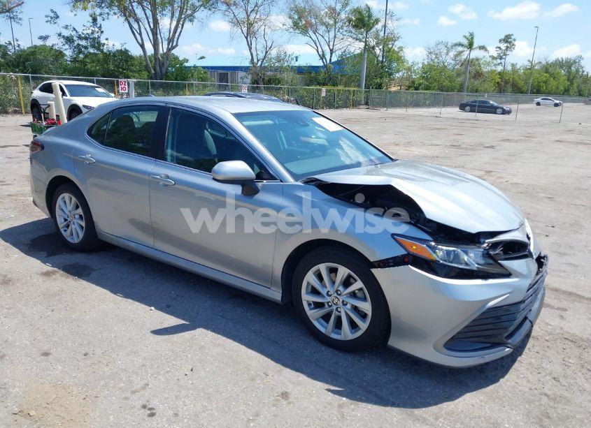 2023 Toyota Camry LE (VIN 4T1C11AK9PU746395) main photo