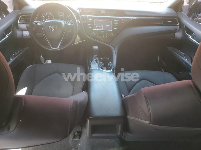 2020 TOYOTA CAMRY LE (VIN 4T1C11AKXLU334416) main photo