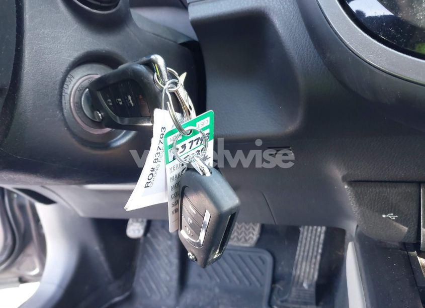 Photo 11 of 2020 Toyota Camry LE (VIN 4T1C11AKXLU335999)