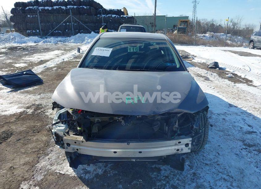 Photo 13 of 2020 Toyota Camry LE (VIN 4T1C11AKXLU335999)