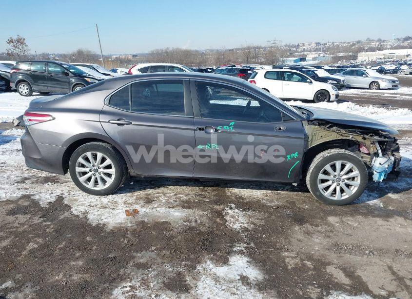 Photo 14 of 2020 Toyota Camry LE (VIN 4T1C11AKXLU335999)