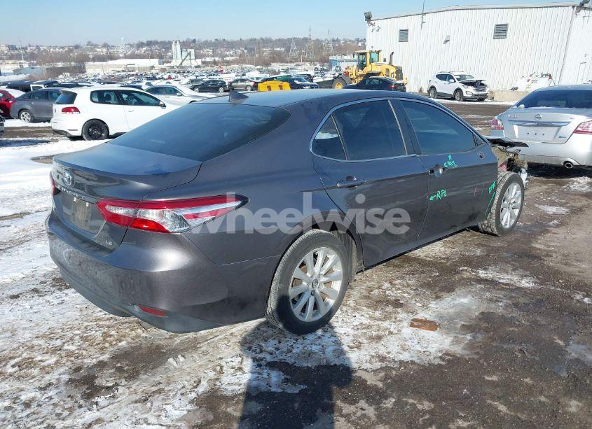 Photo 4 of 2020 Toyota Camry LE (VIN 4T1C11AKXLU335999)