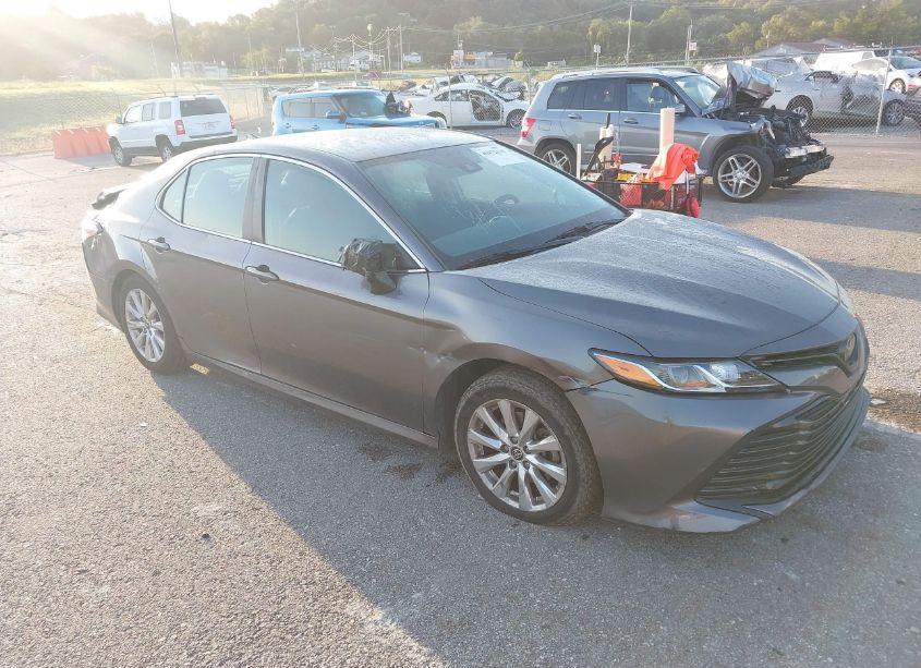 2020 Toyota Camry LE (VIN 4T1C11AKXLU389979) main photo