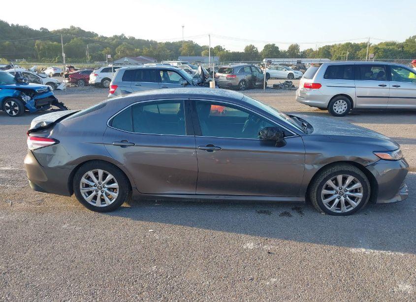 Photo 13 of 2020 Toyota Camry LE (VIN 4T1C11AKXLU389979)