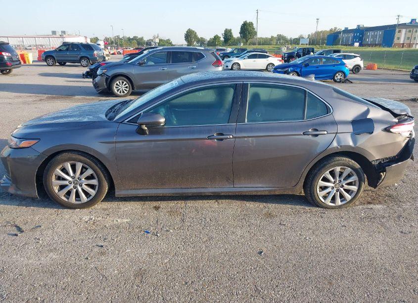 Photo 14 of 2020 Toyota Camry LE (VIN 4T1C11AKXLU389979)