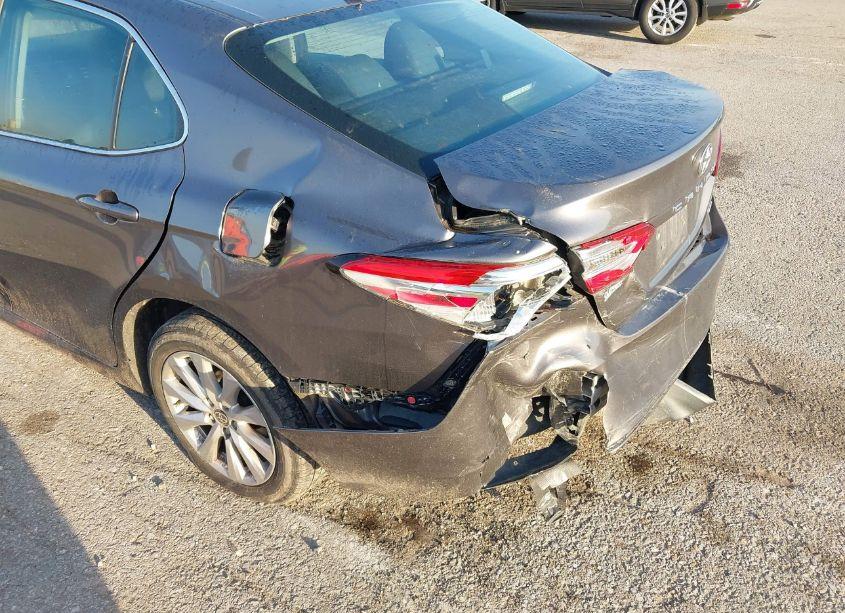 Photo 17 of 2020 Toyota Camry LE (VIN 4T1C11AKXLU389979)