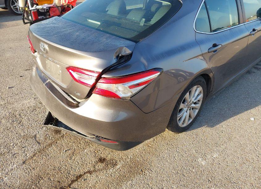 Photo 18 of 2020 Toyota Camry LE (VIN 4T1C11AKXLU389979)