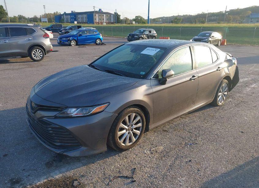 Photo 2 of 2020 Toyota Camry LE (VIN 4T1C11AKXLU389979)