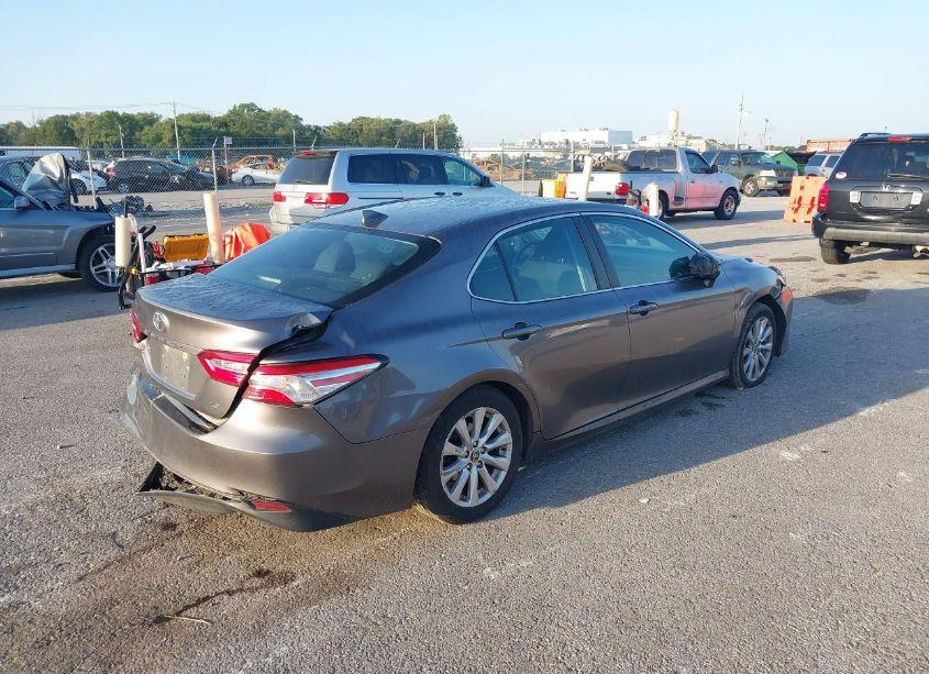 Photo 4 of 2020 Toyota Camry LE (VIN 4T1C11AKXLU389979)