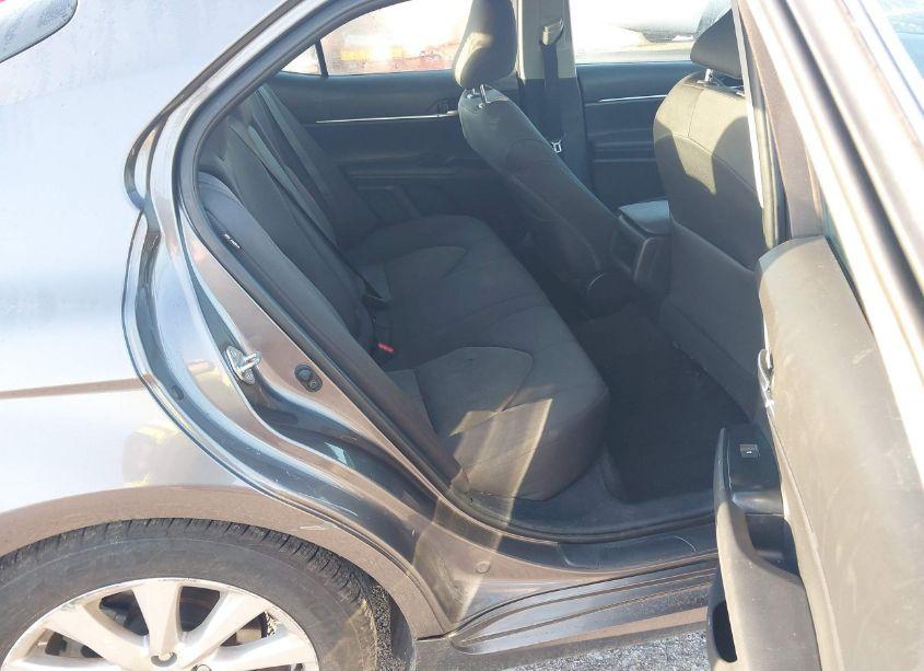 Photo 8 of 2020 Toyota Camry LE (VIN 4T1C11AKXLU389979)