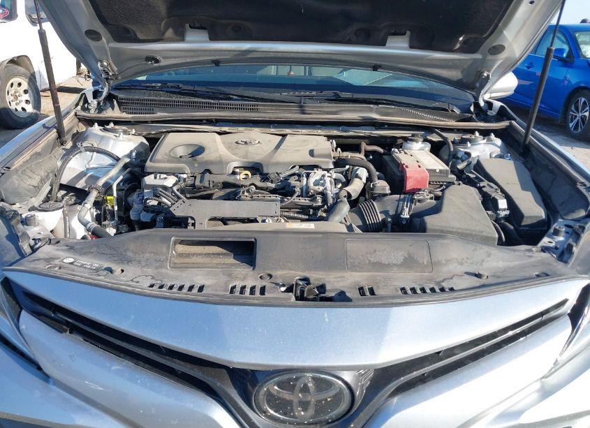 Photo 10 of 2020 Toyota Camry LE (VIN 4T1C11AKXLU870976)