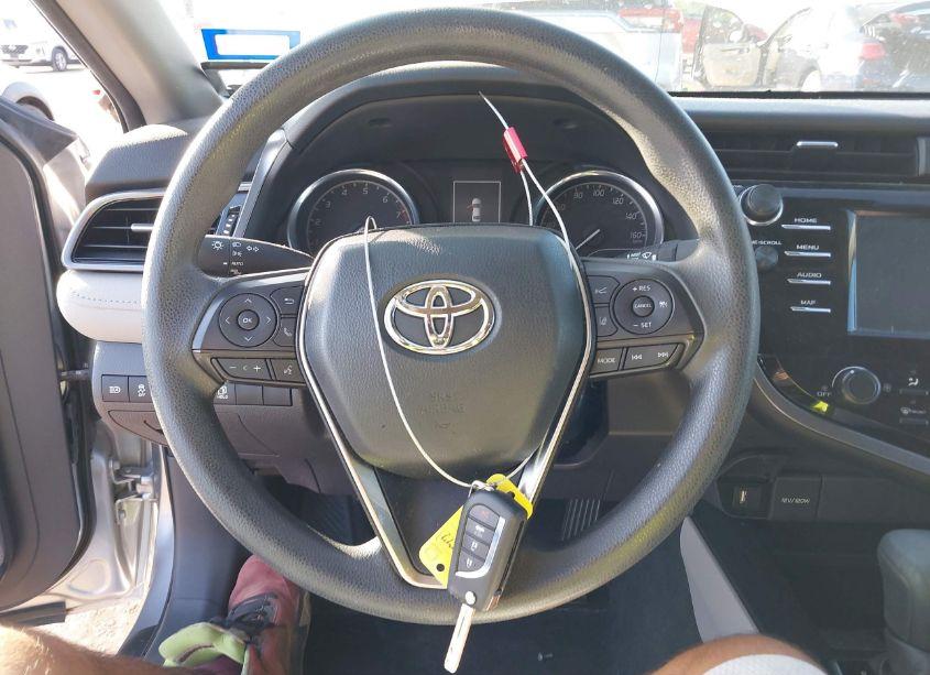 Photo 11 of 2020 Toyota Camry LE (VIN 4T1C11AKXLU870976)
