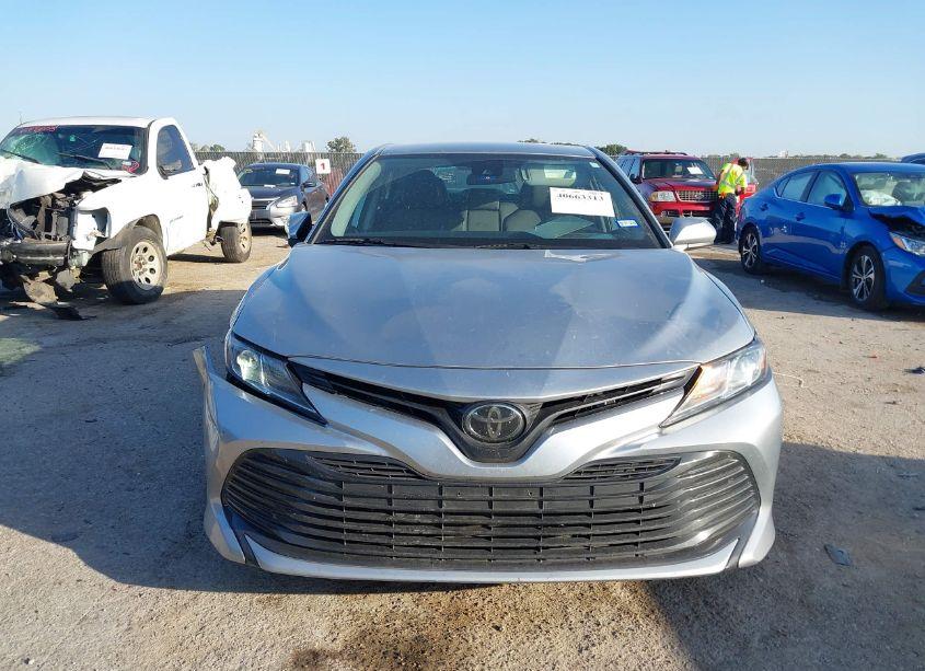 Photo 12 of 2020 Toyota Camry LE (VIN 4T1C11AKXLU870976)