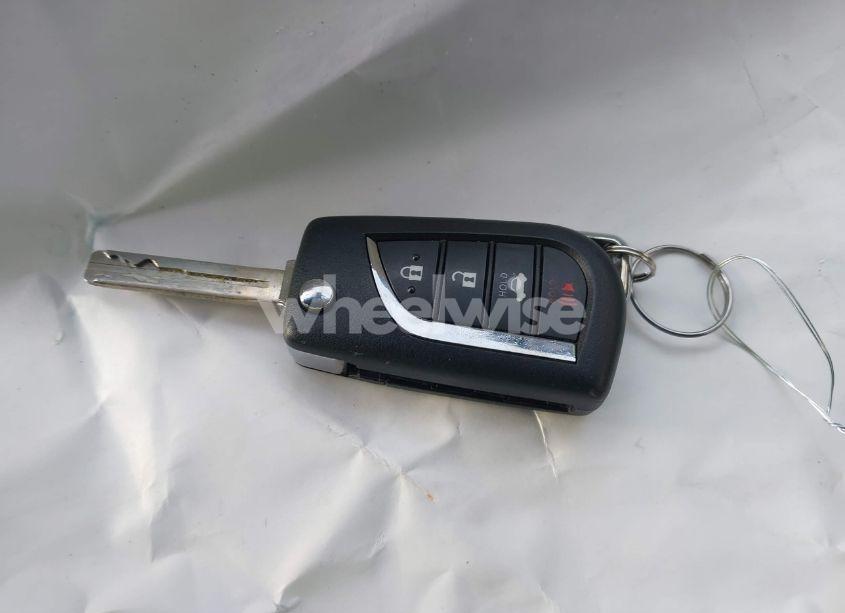 Photo 11 of 2020 Toyota Camry LE (VIN 4T1C11AKXLU871075)