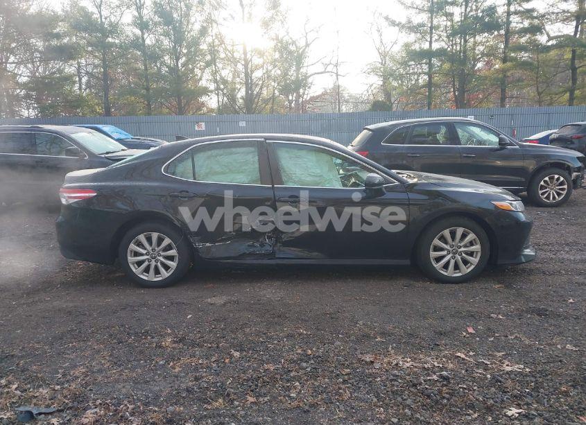 Photo 13 of 2020 Toyota Camry LE (VIN 4T1C11AKXLU871075)