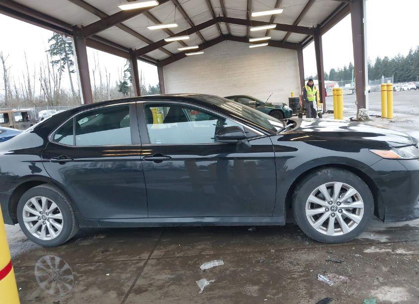 Photo 13 of 2020 Toyota Camry LE (VIN 4T1C11AKXLU949211)