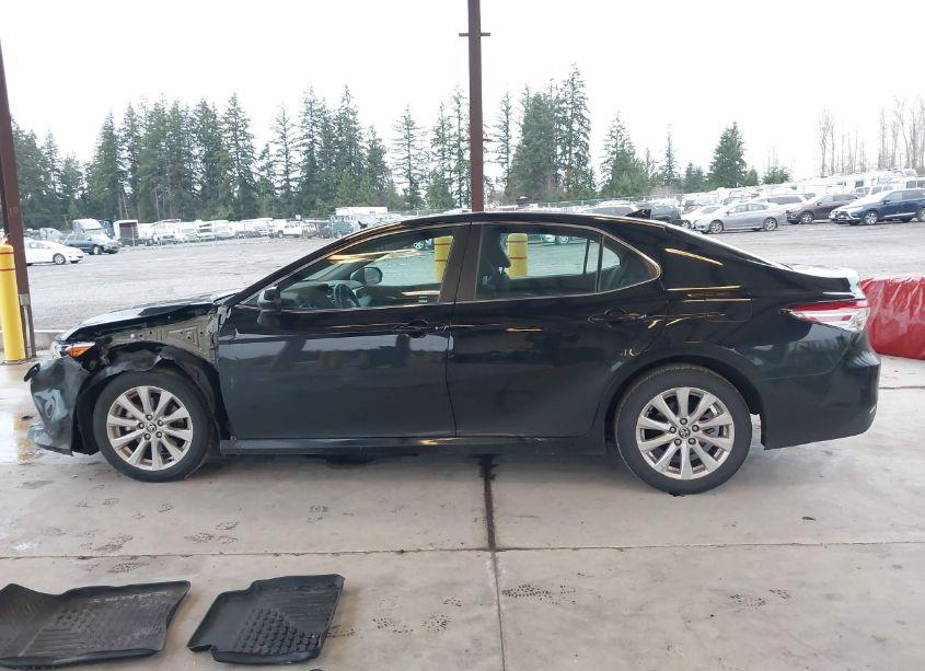 Photo 14 of 2020 Toyota Camry LE (VIN 4T1C11AKXLU949211)