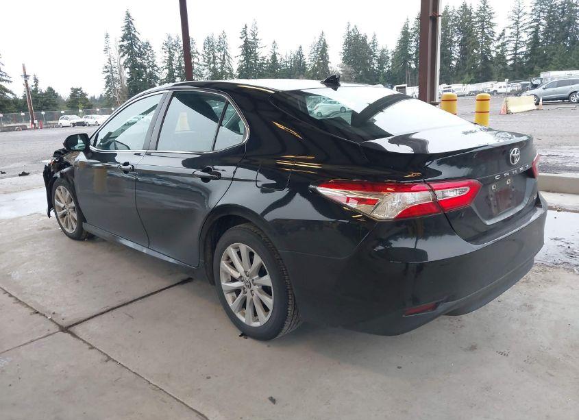 Photo 3 of 2020 Toyota Camry LE (VIN 4T1C11AKXLU949211)