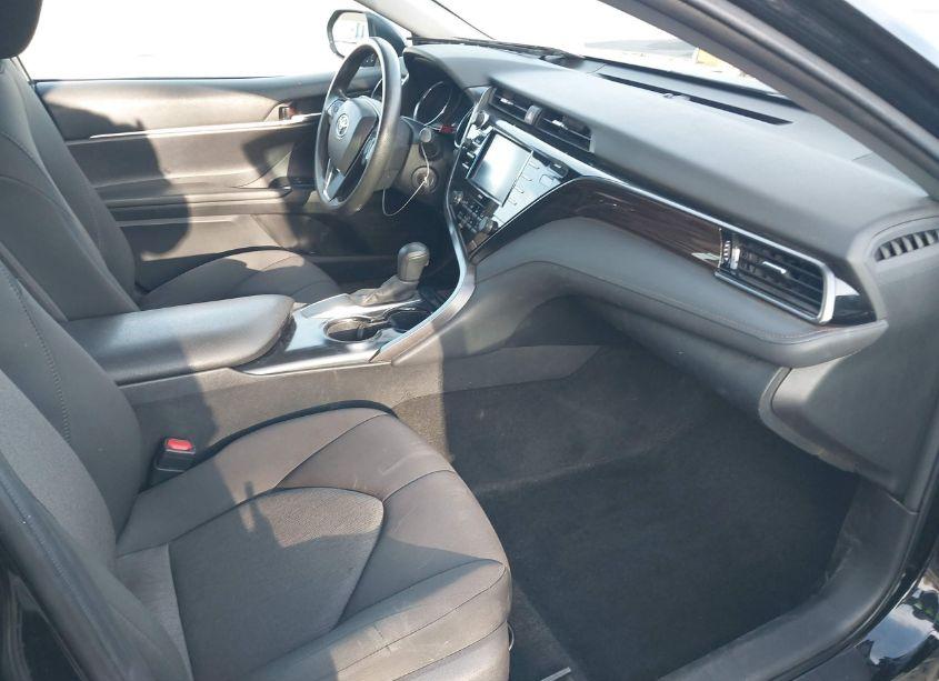 Photo 5 of 2020 Toyota Camry LE (VIN 4T1C11AKXLU960175)