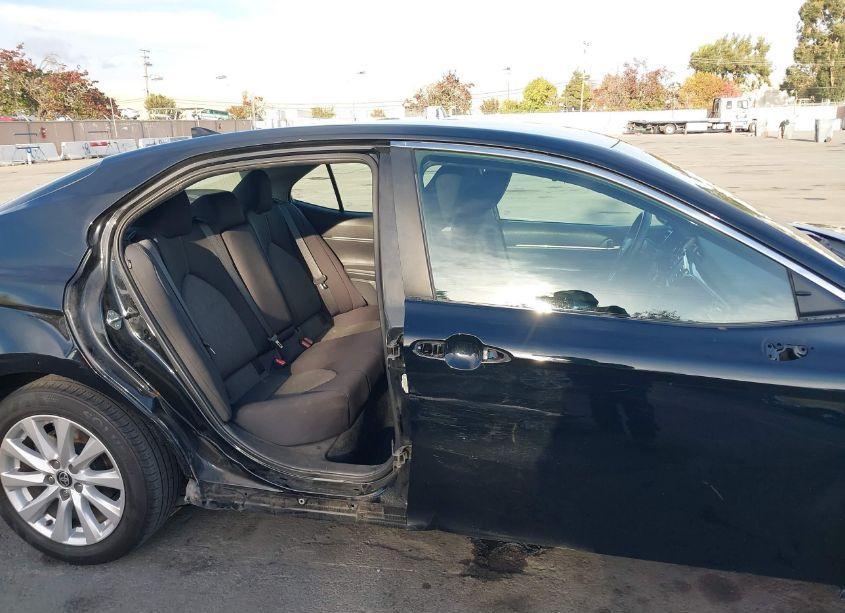 Photo 6 of 2020 Toyota Camry LE (VIN 4T1C11AKXLU960175)