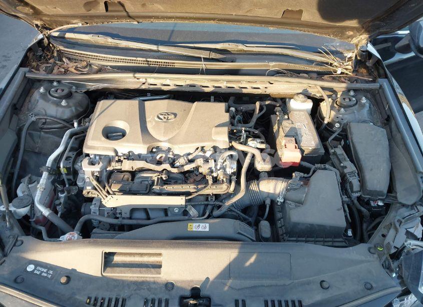 Photo 10 of 2021 Toyota Camry LE (VIN 4T1C11AKXMU426417)