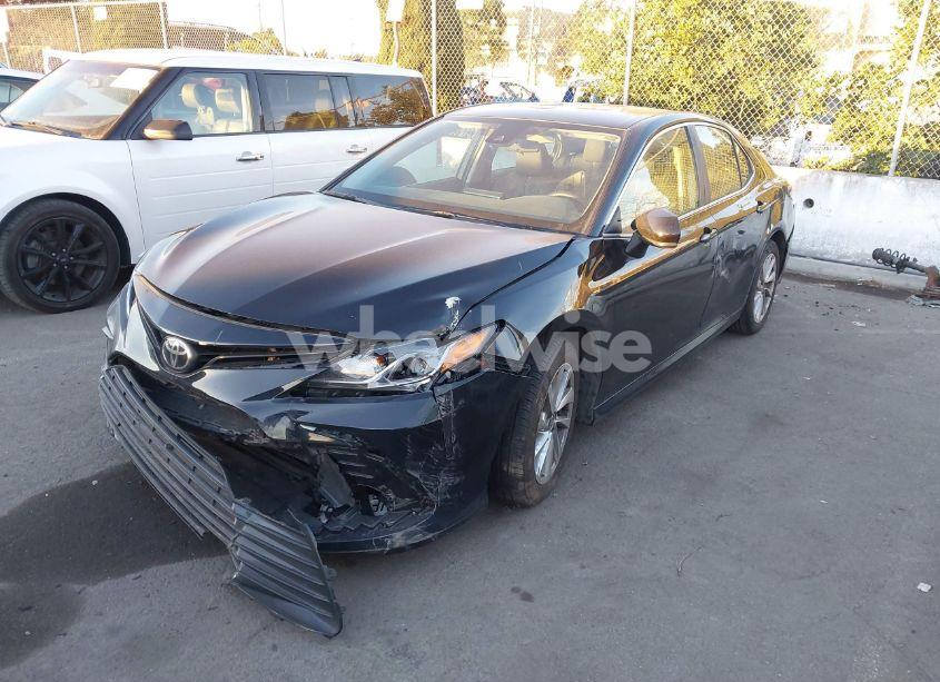 Photo 2 of 2021 Toyota Camry LE (VIN 4T1C11AKXMU426417)
