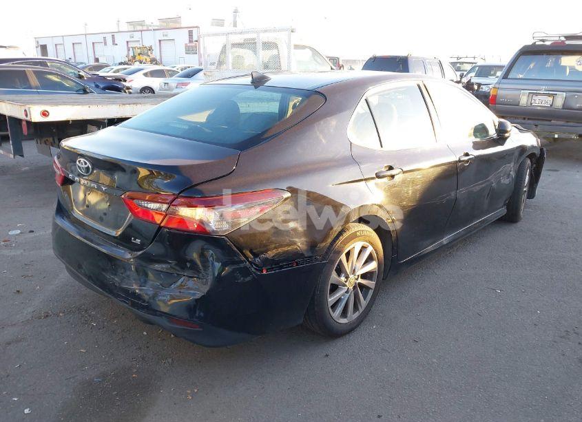 Photo 4 of 2021 Toyota Camry LE (VIN 4T1C11AKXMU426417)