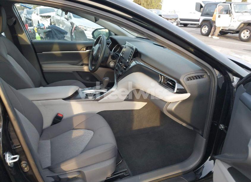 Photo 5 of 2021 Toyota Camry LE (VIN 4T1C11AKXMU426417)
