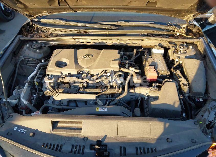 Photo 6 of 2021 Toyota Camry LE (VIN 4T1C11AKXMU426417)