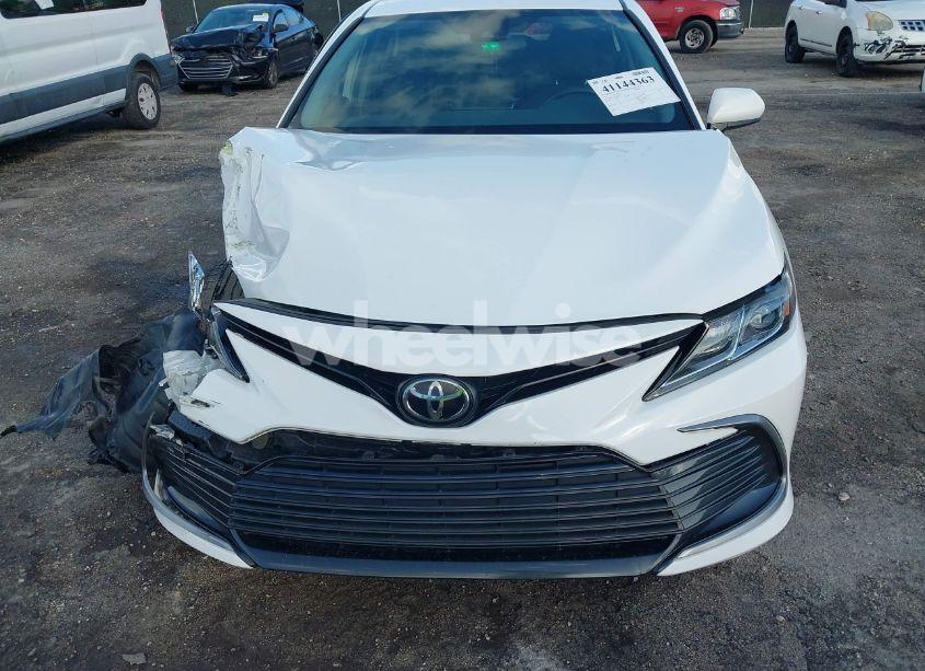 Photo 12 of 2021 Toyota Camry LE (VIN 4T1C11AKXMU435411)