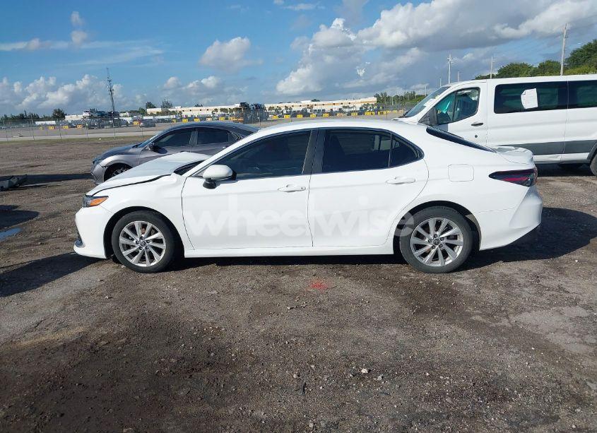 Photo 14 of 2021 Toyota Camry LE (VIN 4T1C11AKXMU435411)