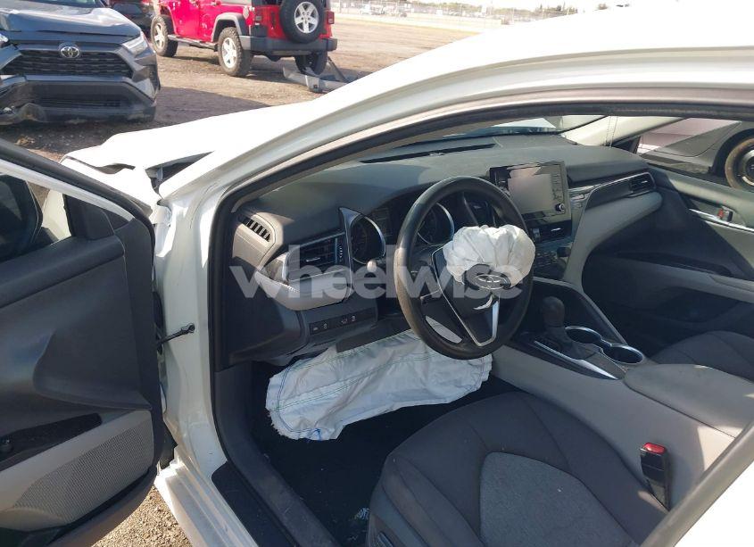 Photo 5 of 2021 Toyota Camry LE (VIN 4T1C11AKXMU435411)