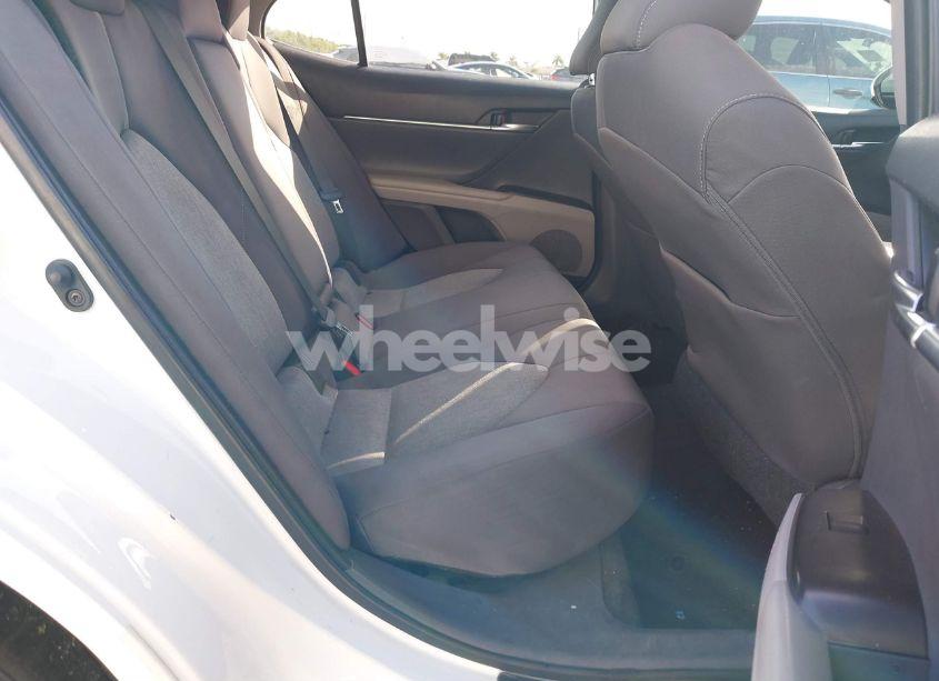 Photo 8 of 2021 Toyota Camry LE (VIN 4T1C11AKXMU435411)