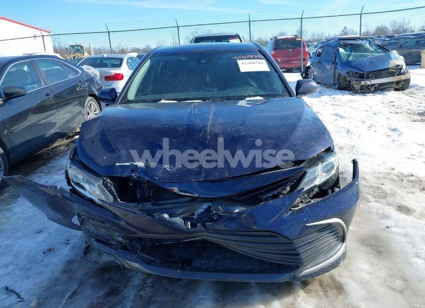 Photo 12 of 2021 Toyota Camry LE (VIN 4T1C11AKXMU436719)