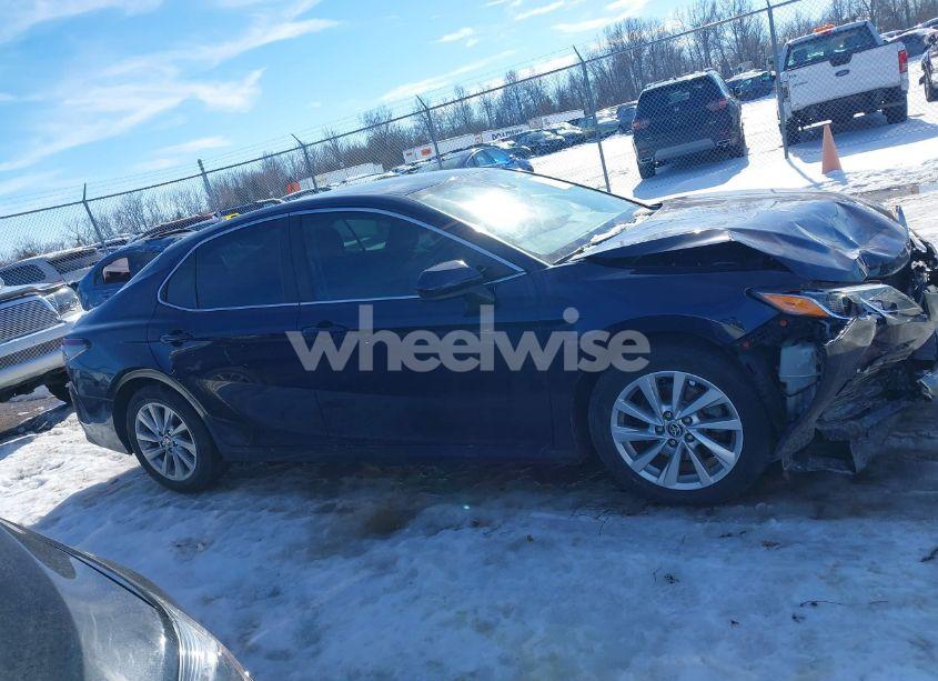 Photo 13 of 2021 Toyota Camry LE (VIN 4T1C11AKXMU436719)