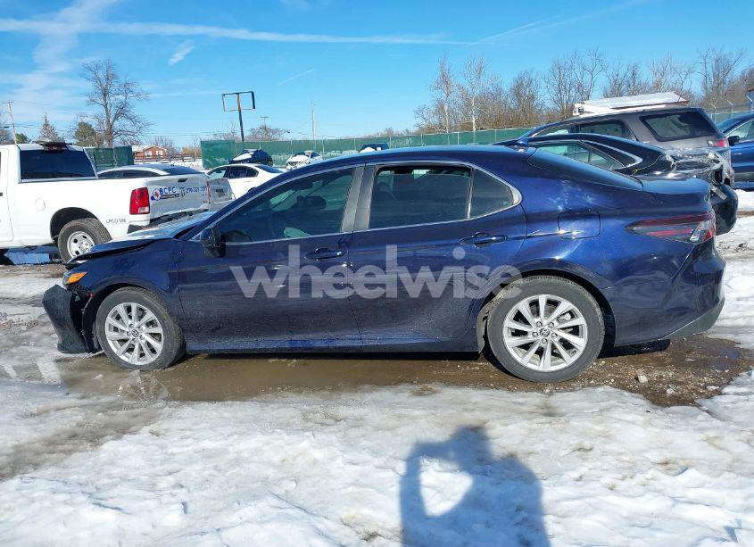 Photo 14 of 2021 Toyota Camry LE (VIN 4T1C11AKXMU436719)